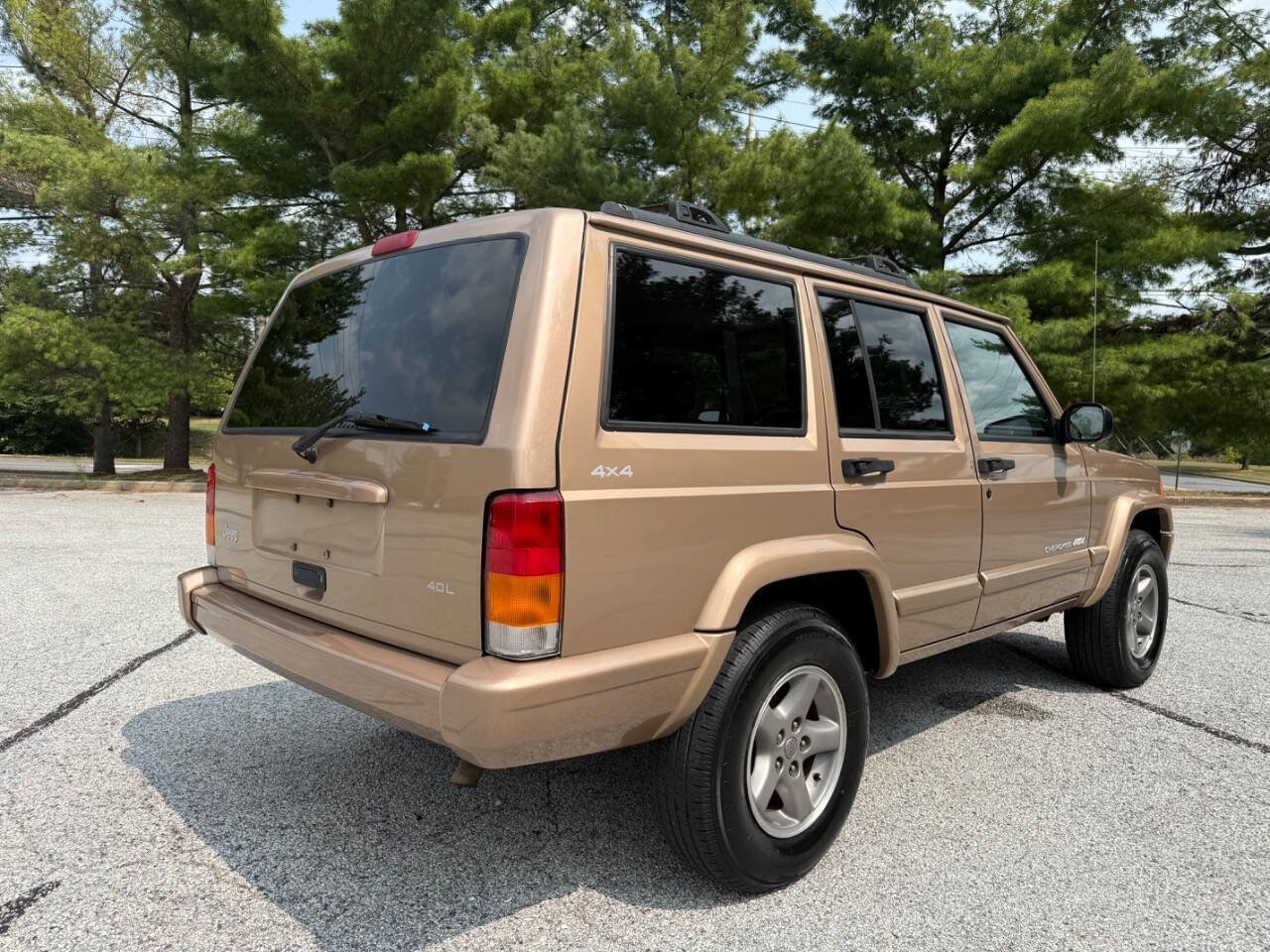 Used 1999 Jeep Cherokee Classic image 25