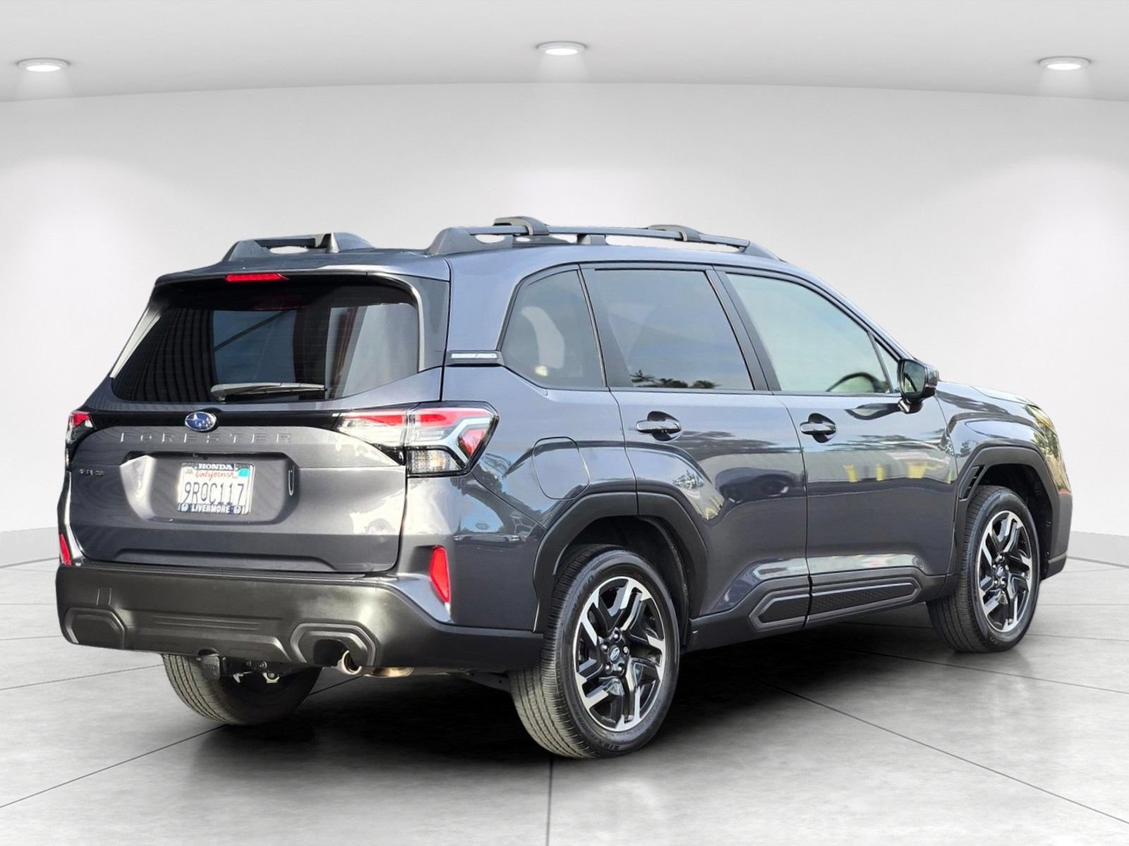 Used 2025 Subaru Forester Limited AWD/4WD image 6