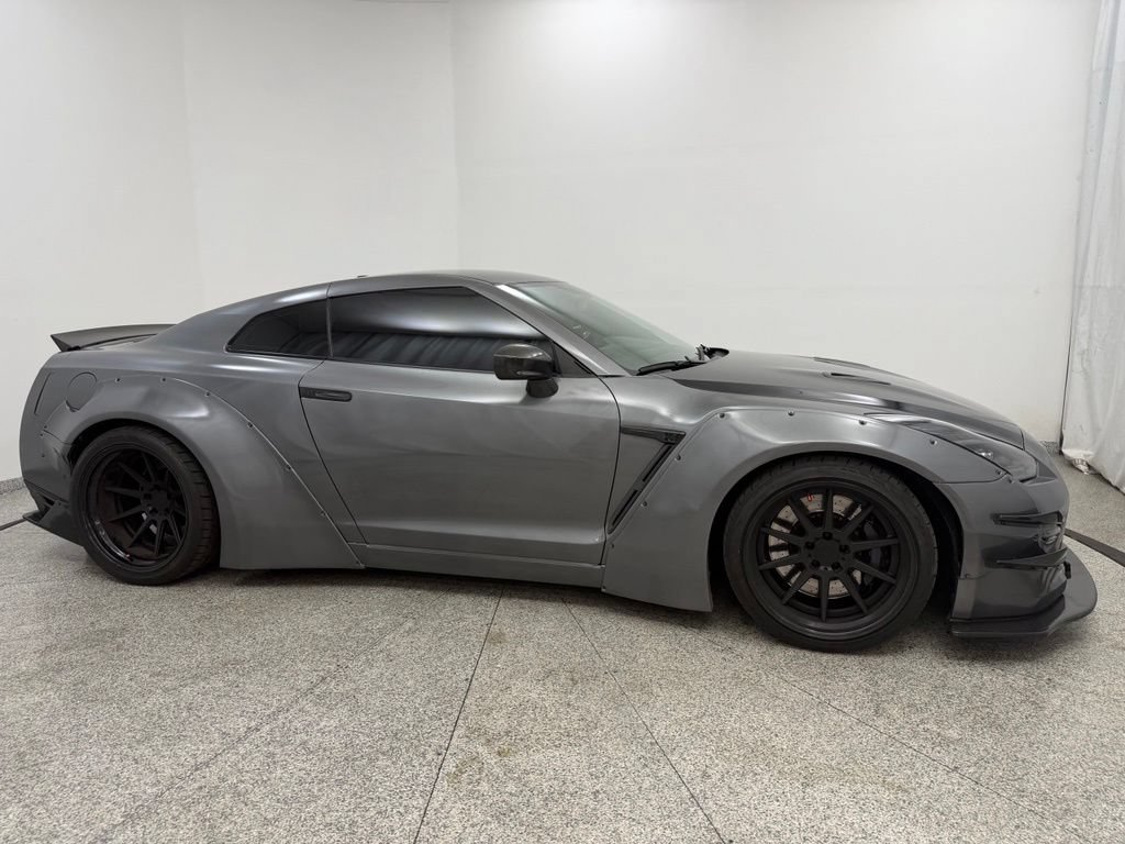 Used 2015 Nissan GT-R Black Edition AWD/4WD image 10