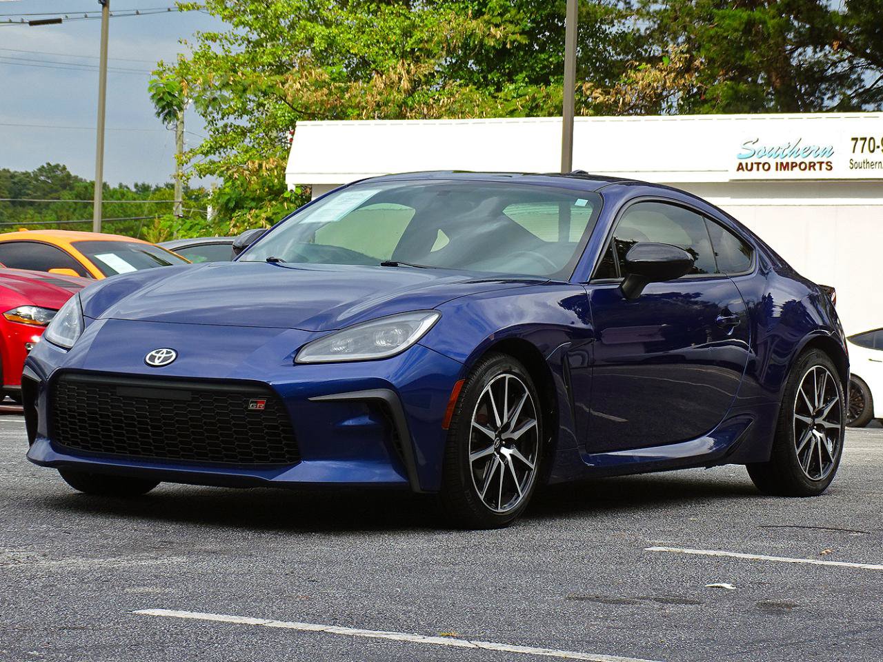 Used 2022 Toyota GR86 RWD image 6