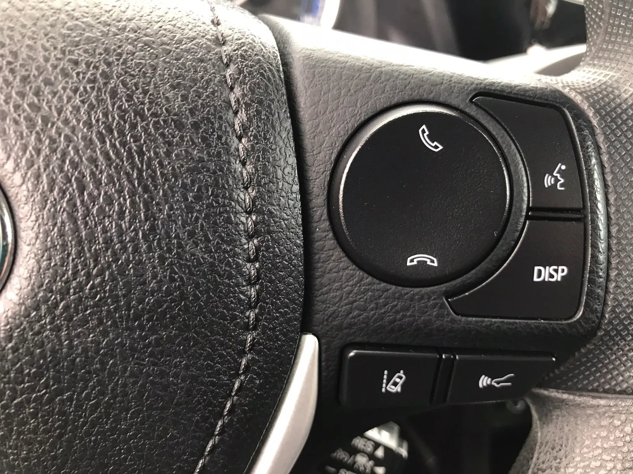 Used 2018 Toyota Corolla LE image 15