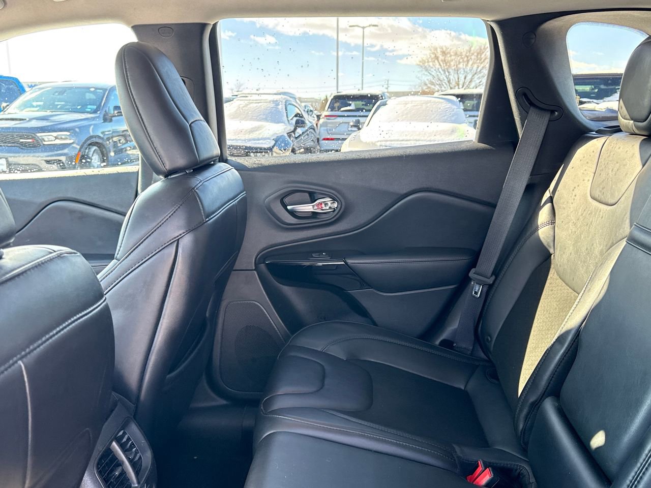 Used 2019 Jeep Cherokee Latitude Plus image 14