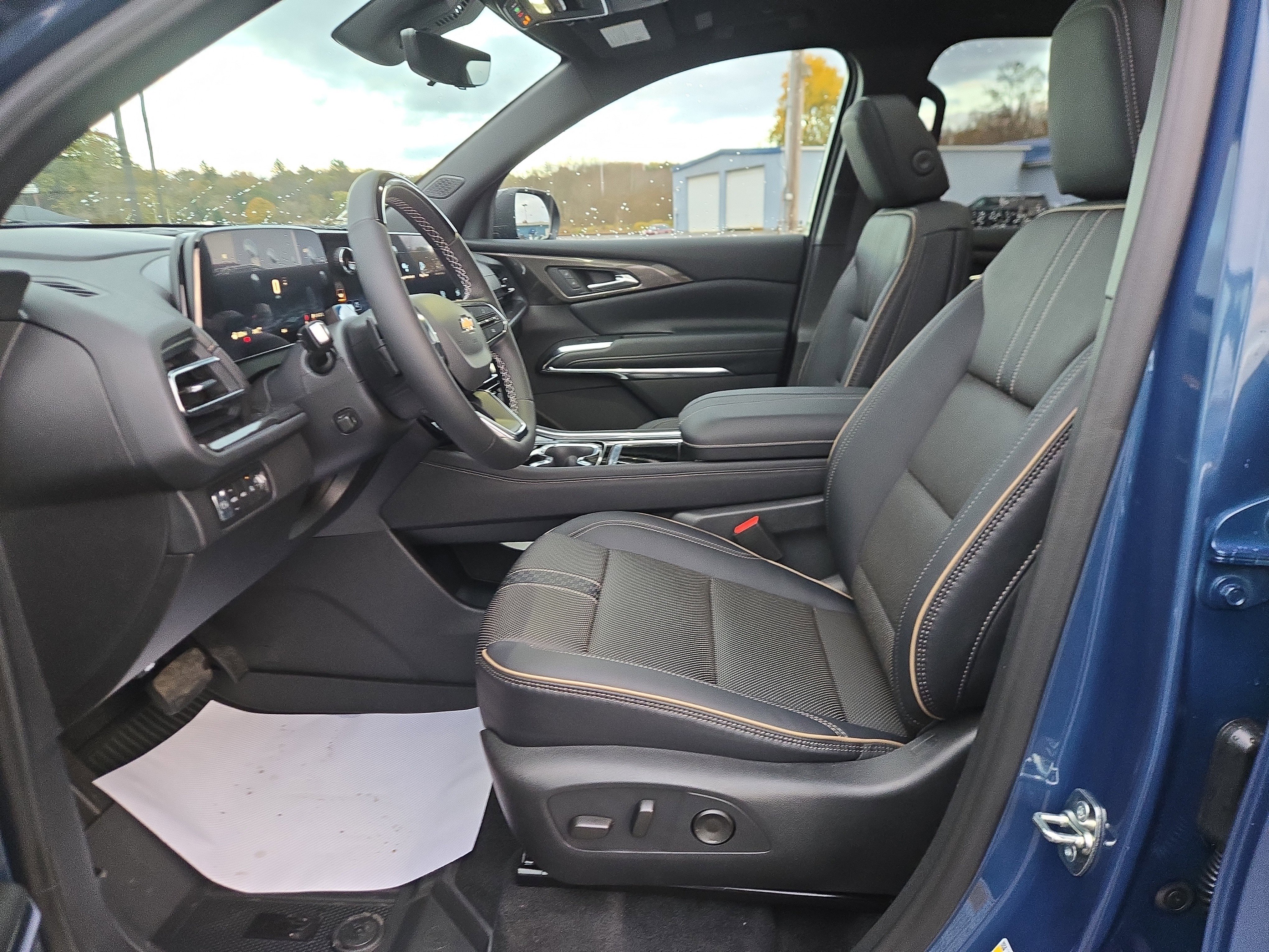 New 2026 Chevrolet Traverse High Country w/ LPO, Floor Liner Package image 12