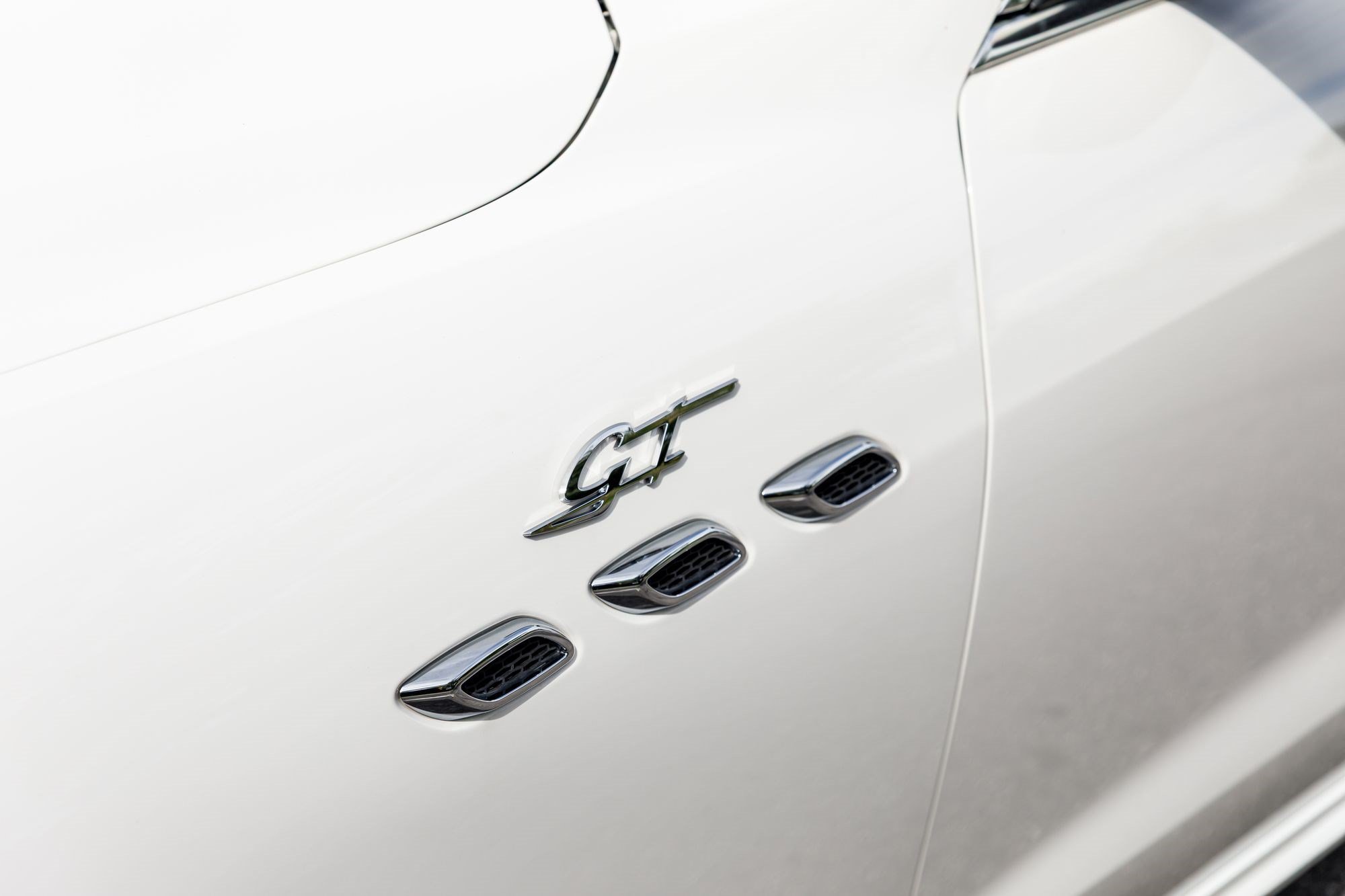 Used 2023 Maserati Levante GT AWD/4WD image 13