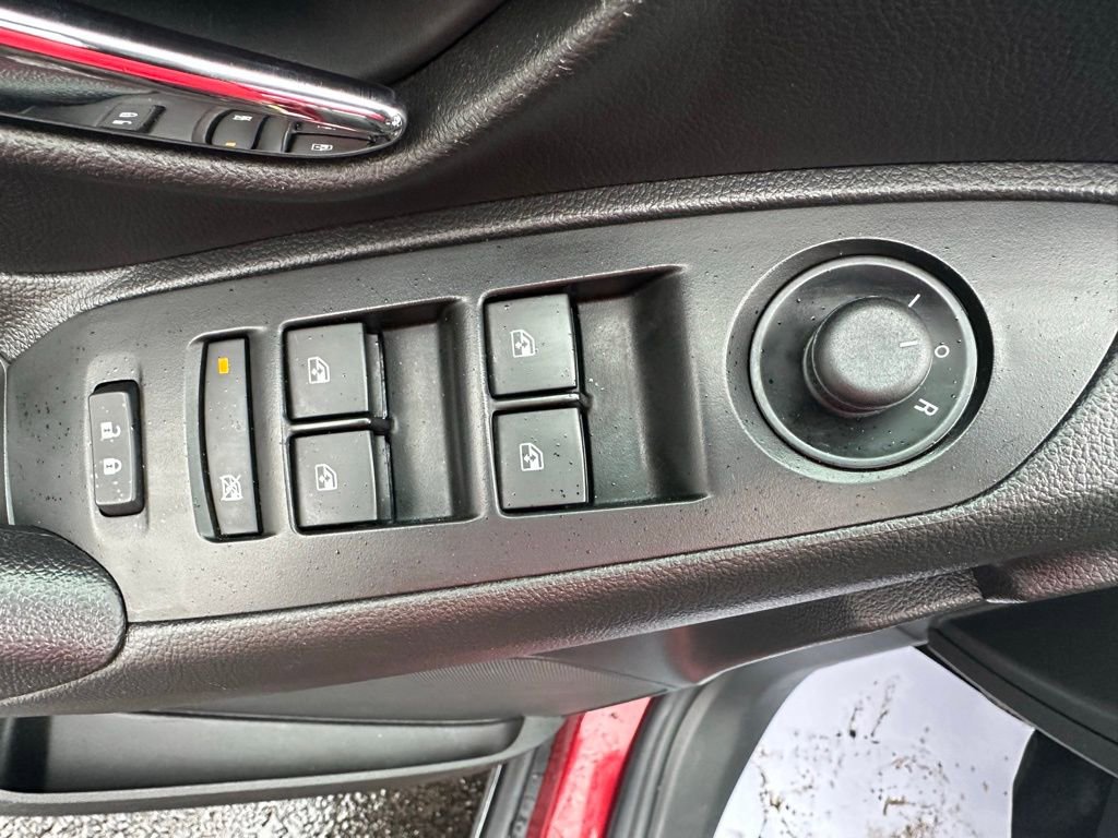 Used 2022 Chevrolet Trax LS w/ Tint and Cruise Package image 15