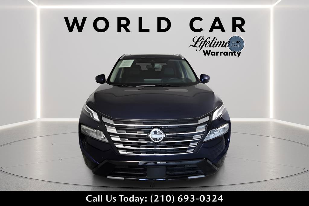 Used 2024 Nissan Rogue Platinum w/ Platinum Premium Package image 2