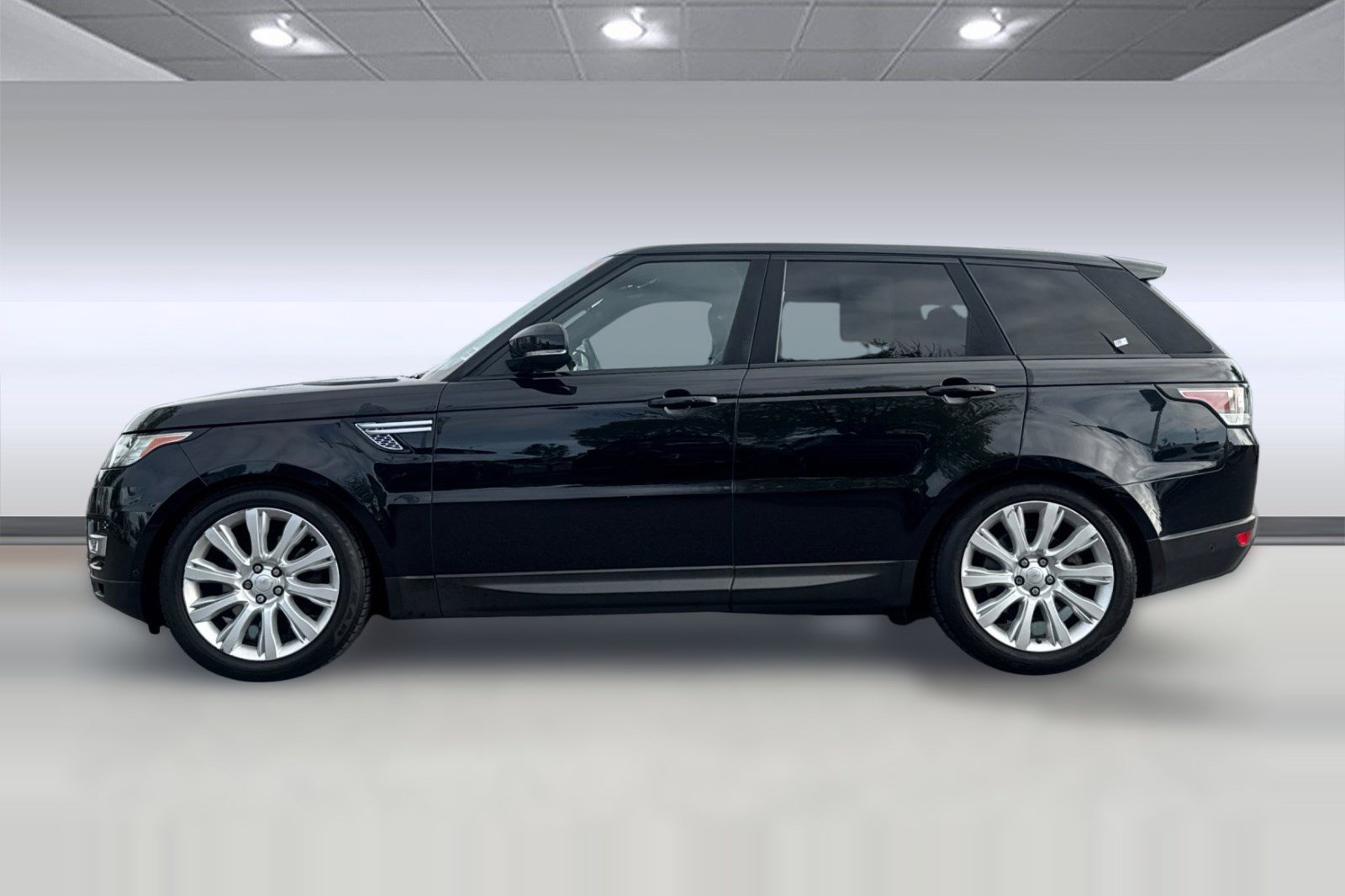 Used 2015 Land Rover Range Rover Sport HSE image 2