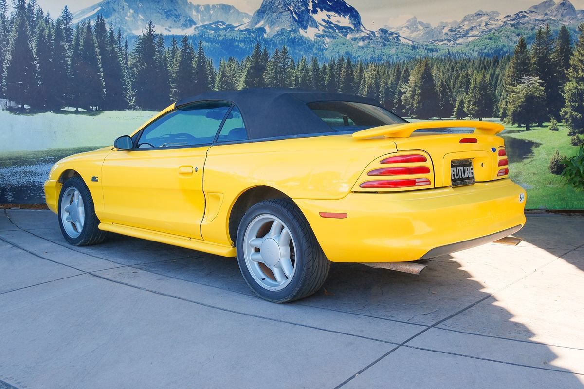 Used 1995 Ford Mustang GT RWD image 4