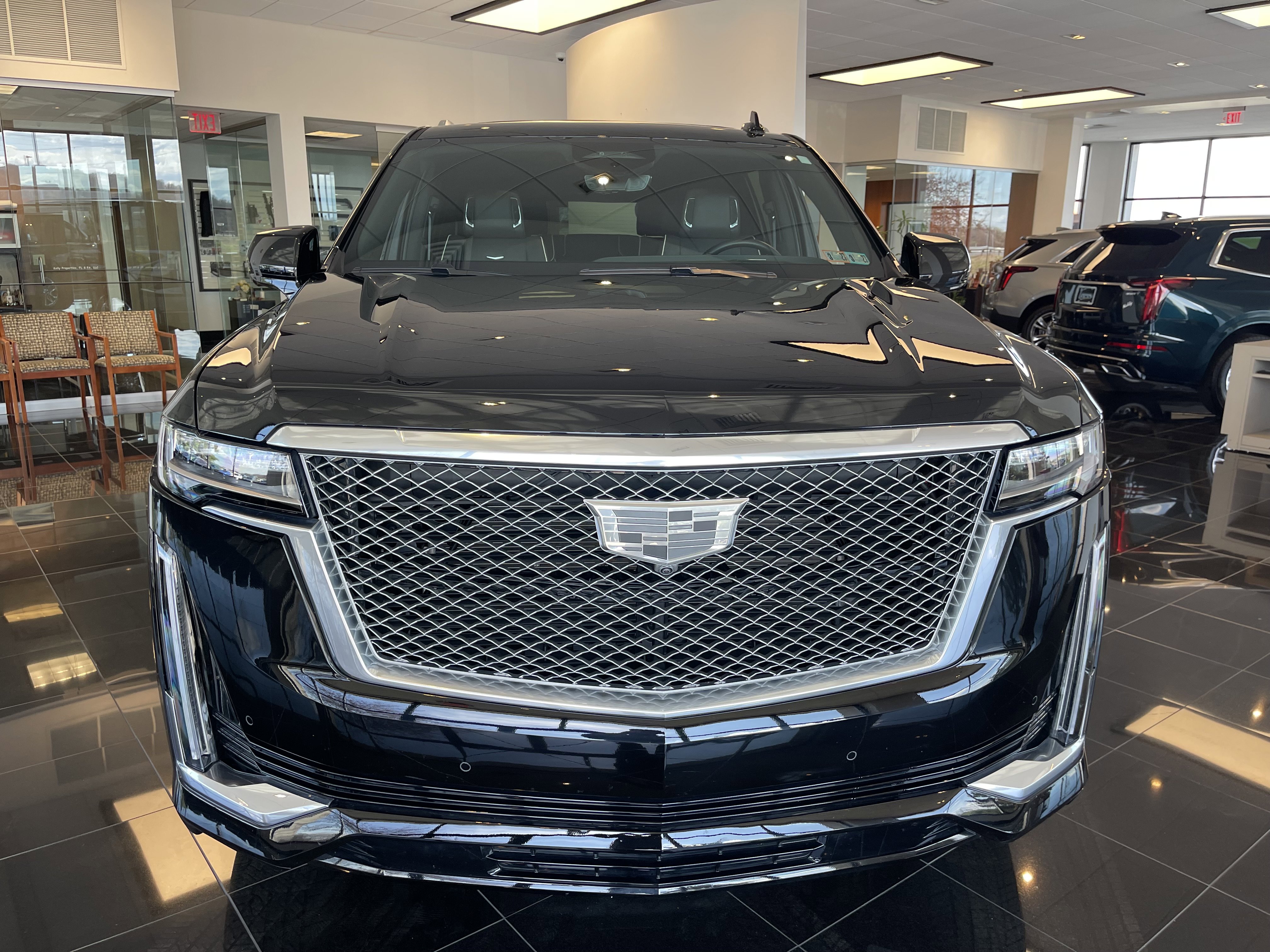 Certified 2023 Cadillac Escalade ESV Premium Luxury w/ LPO, Radiant Package image 10