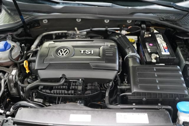 Used 2018 Volkswagen GTI Autobahn FWD image 8