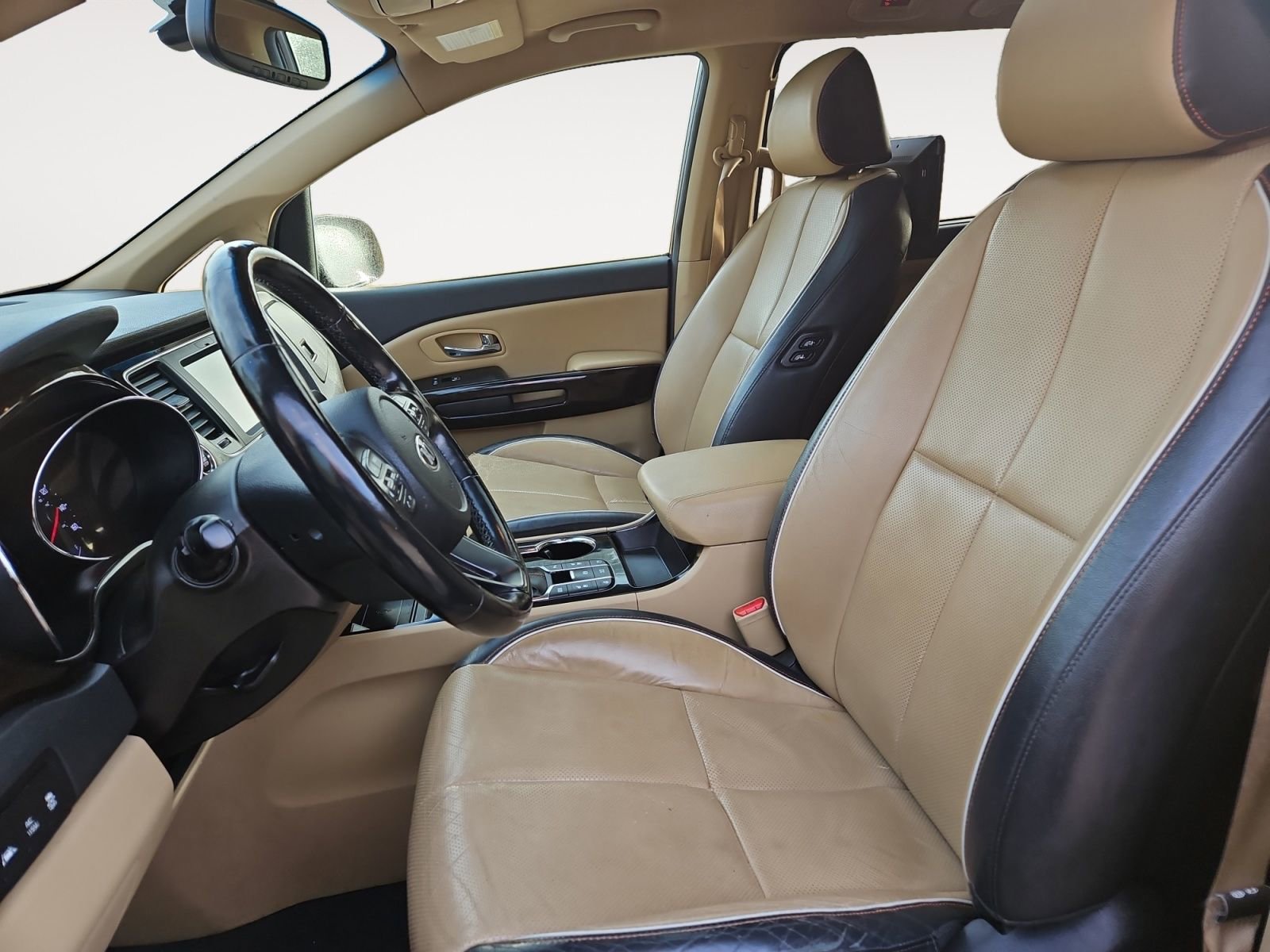 Used 2020 Kia Sedona SX image 9