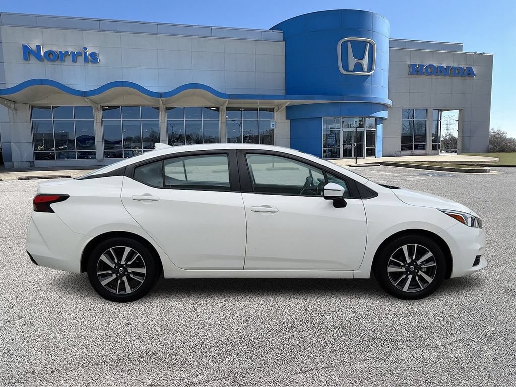 Used 2021 Nissan Versa SV FWD image 5