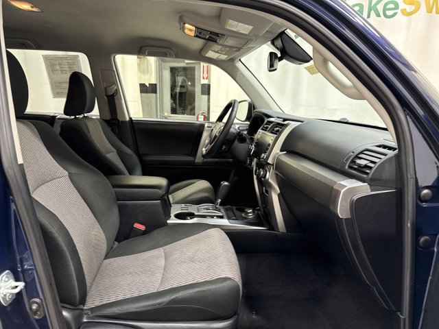 Used 2021 Toyota 4Runner SR5 AWD/4WD image 31