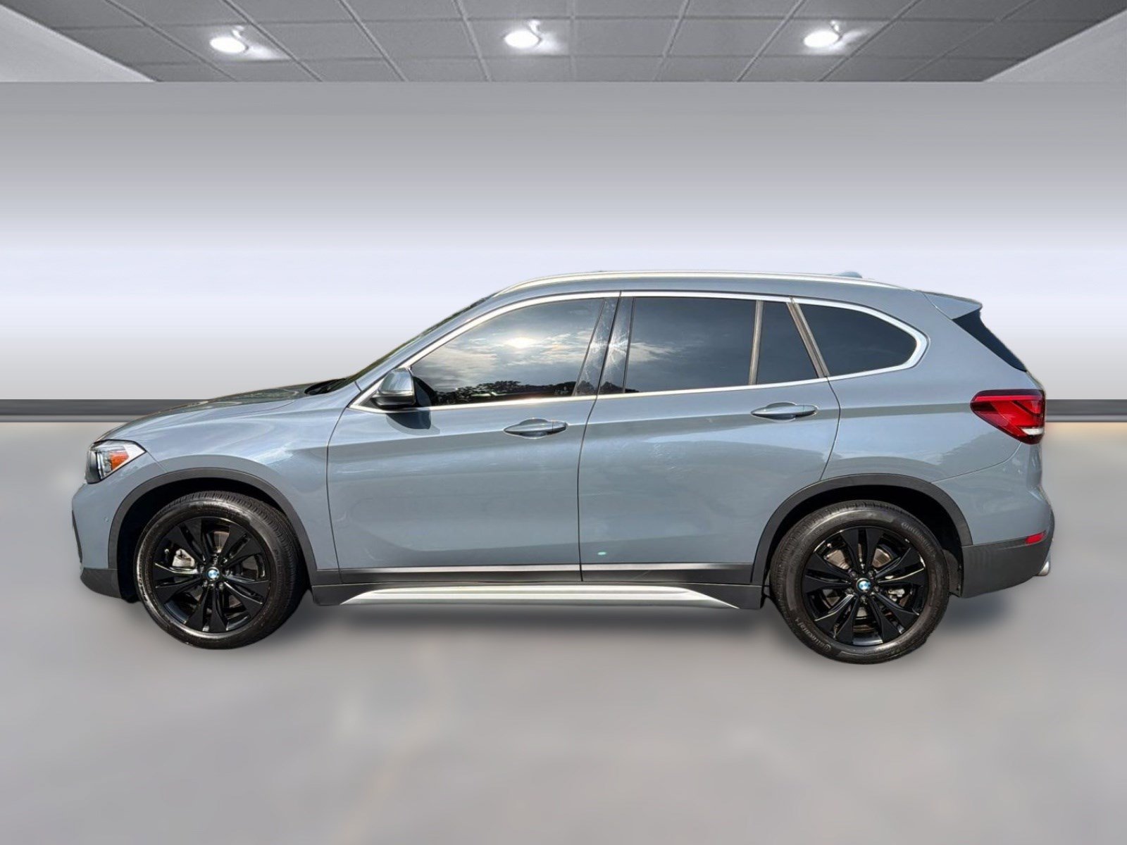 Used 2020 BMW X1 sDrive28i w/ Premium Package FWD image 2