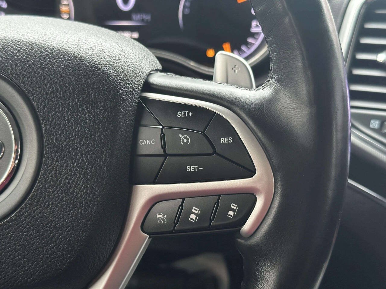 Used 2018 Jeep Grand Cherokee Summit w/ Platinum Series Group AWD/4WD image 31