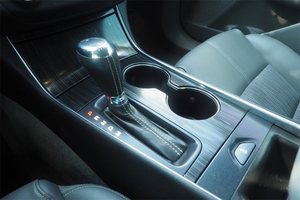 Used 2017 Chevrolet Impala LT image 11