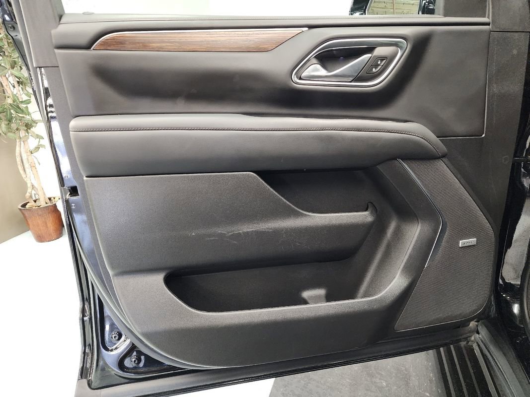 Used 2023 Chevrolet Suburban High Country image 24