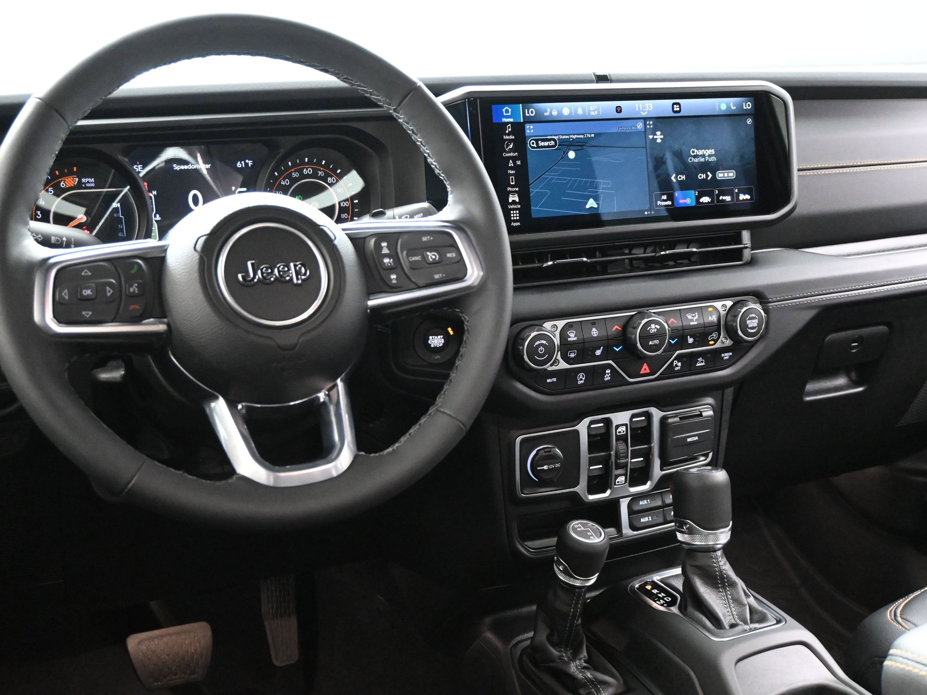 Used 2025 Jeep Wrangler Sahara image 7