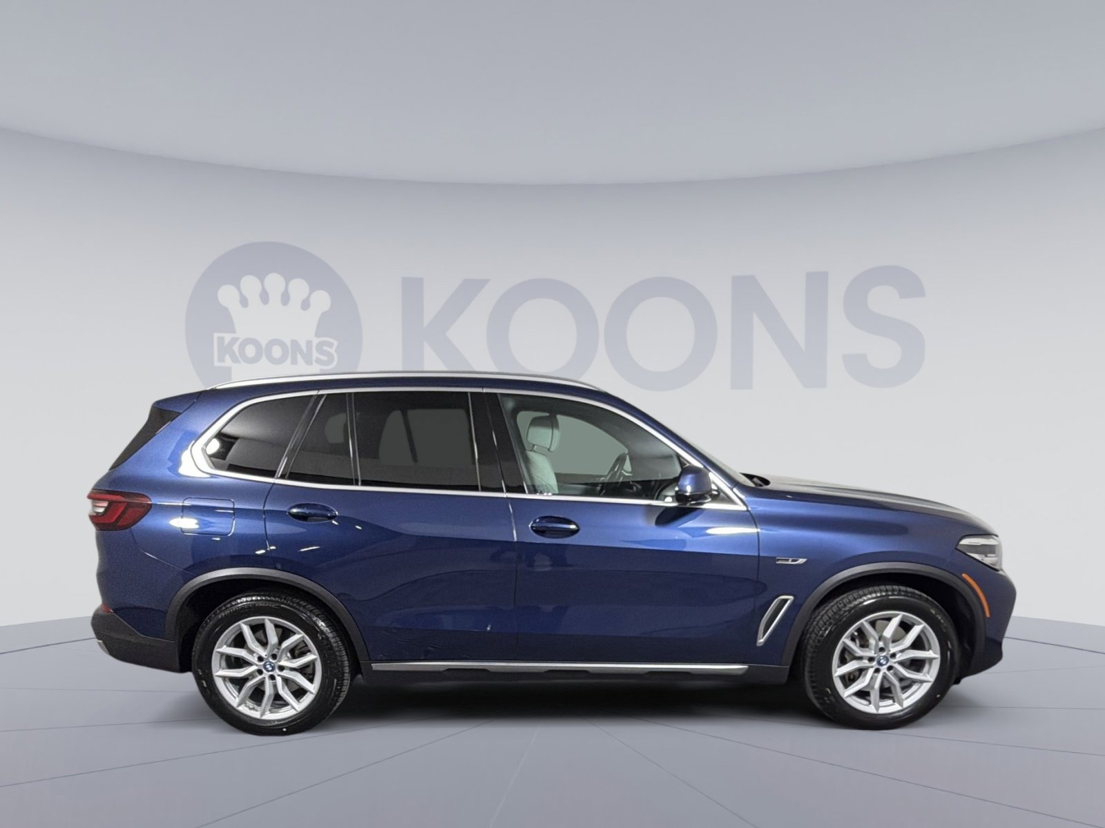 Used 2023 BMW X5 xDrive45e w/ Climate Comfort Package image 8