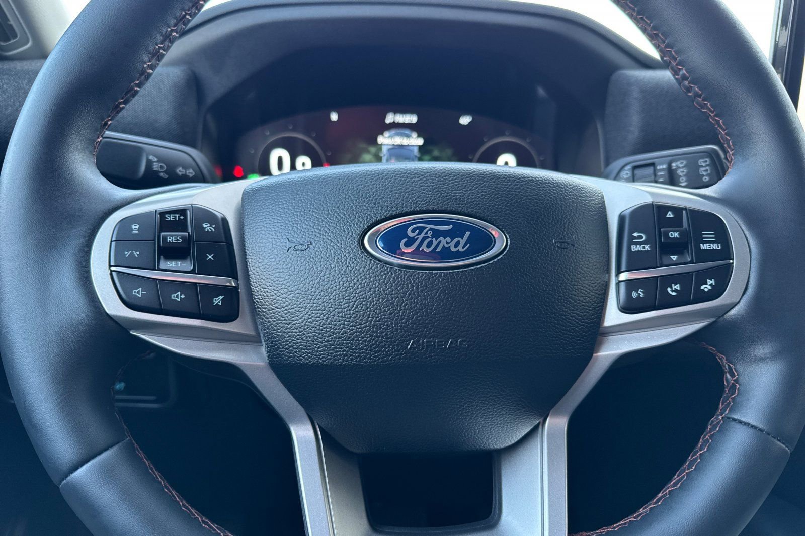 Used 2025 Ford Explorer Active image 25