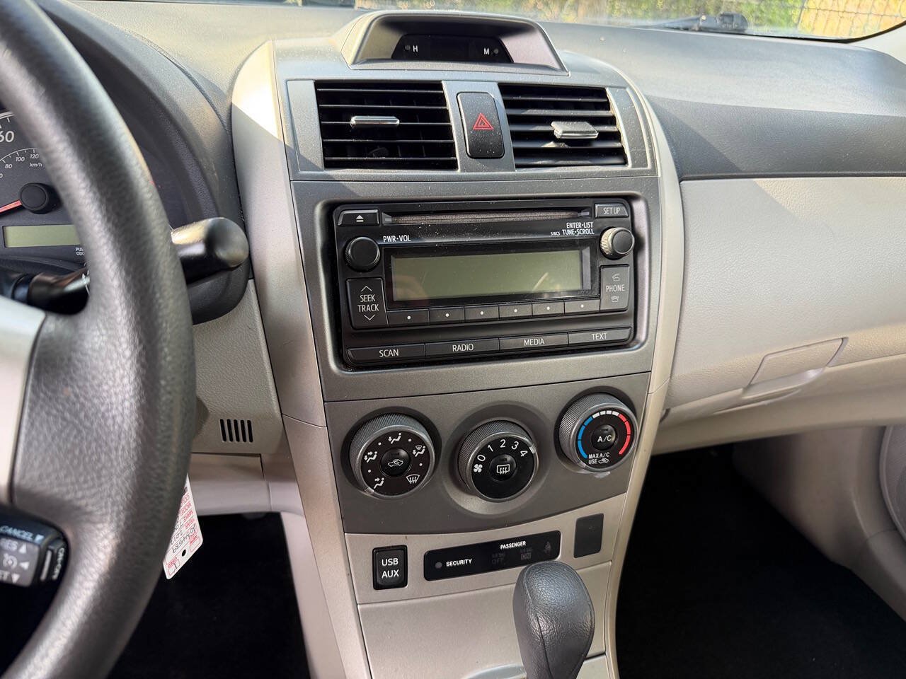 Used 2012 Toyota Corolla LE FWD image 20