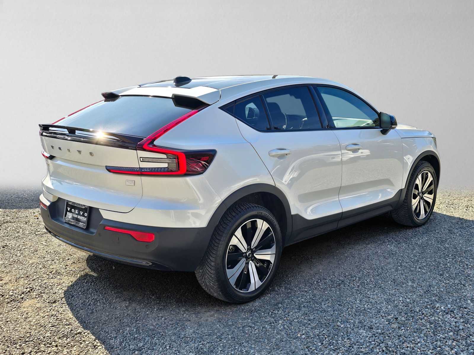 Certified 2023 Volvo C40 P8 Recharge Plus w/ Climate Package AWD/4WD image 3