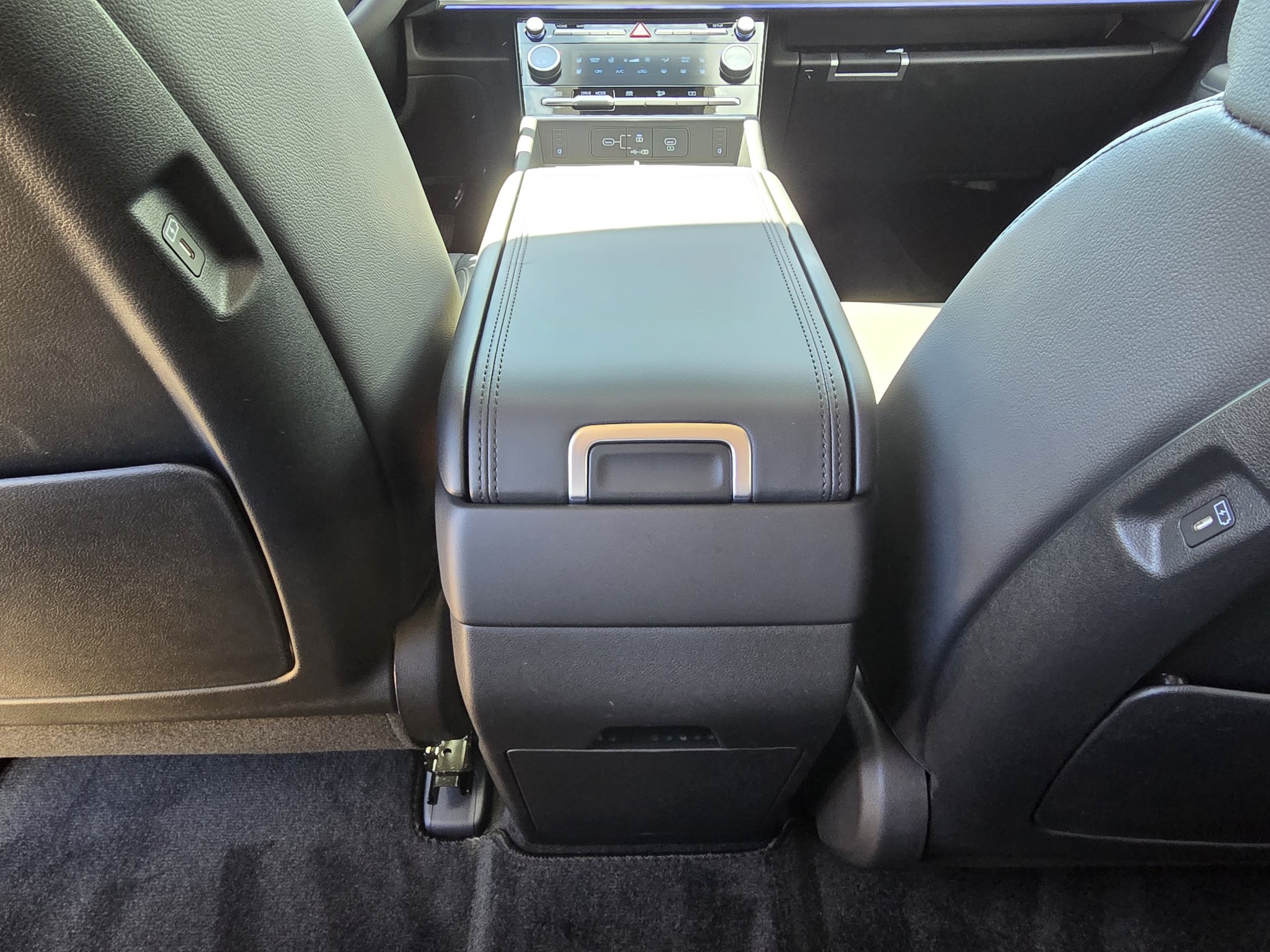 New 2027 Hyundai Santa Fe Limited AWD/4WD image 30
