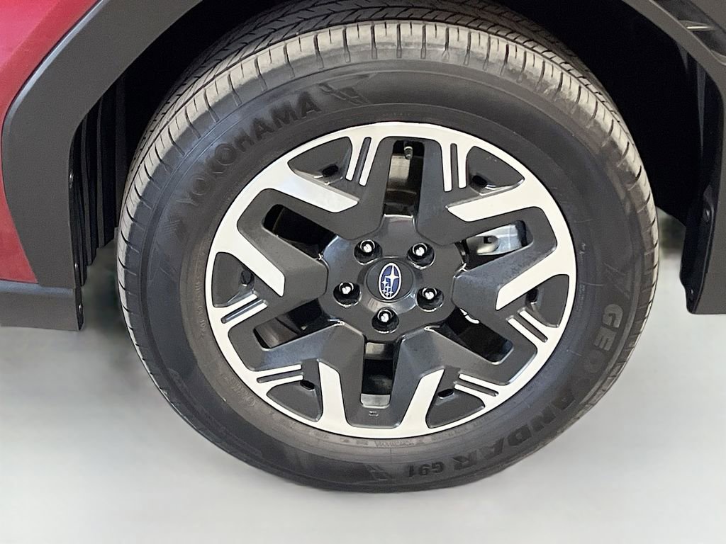 Used 2025 Subaru Forester Premium image 31