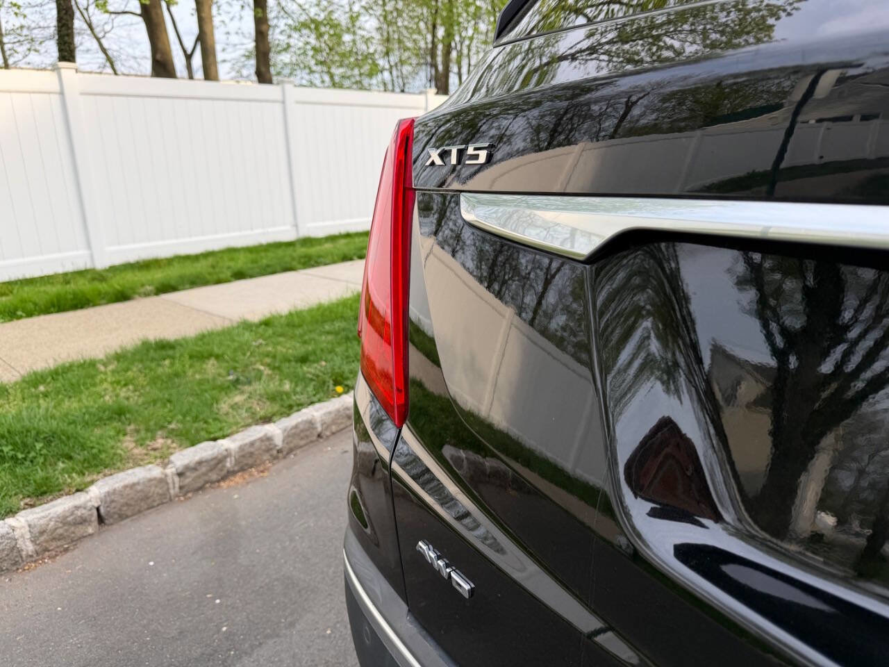 Used 2018 Cadillac XT5 Luxury image 9