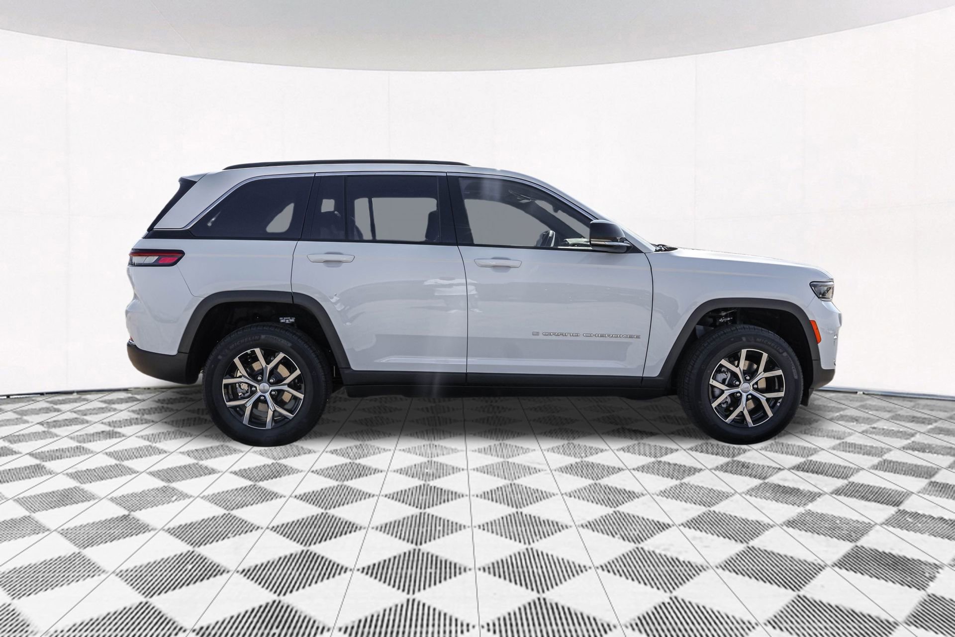 New 2025 Jeep Grand Cherokee Limited image 9