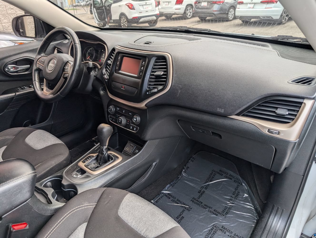 Used 2014 Jeep Cherokee Latitude FWD image 13