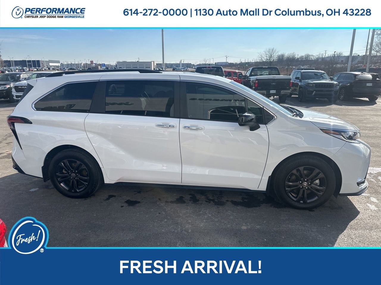 Used 2024 Toyota Sienna XSE image 3