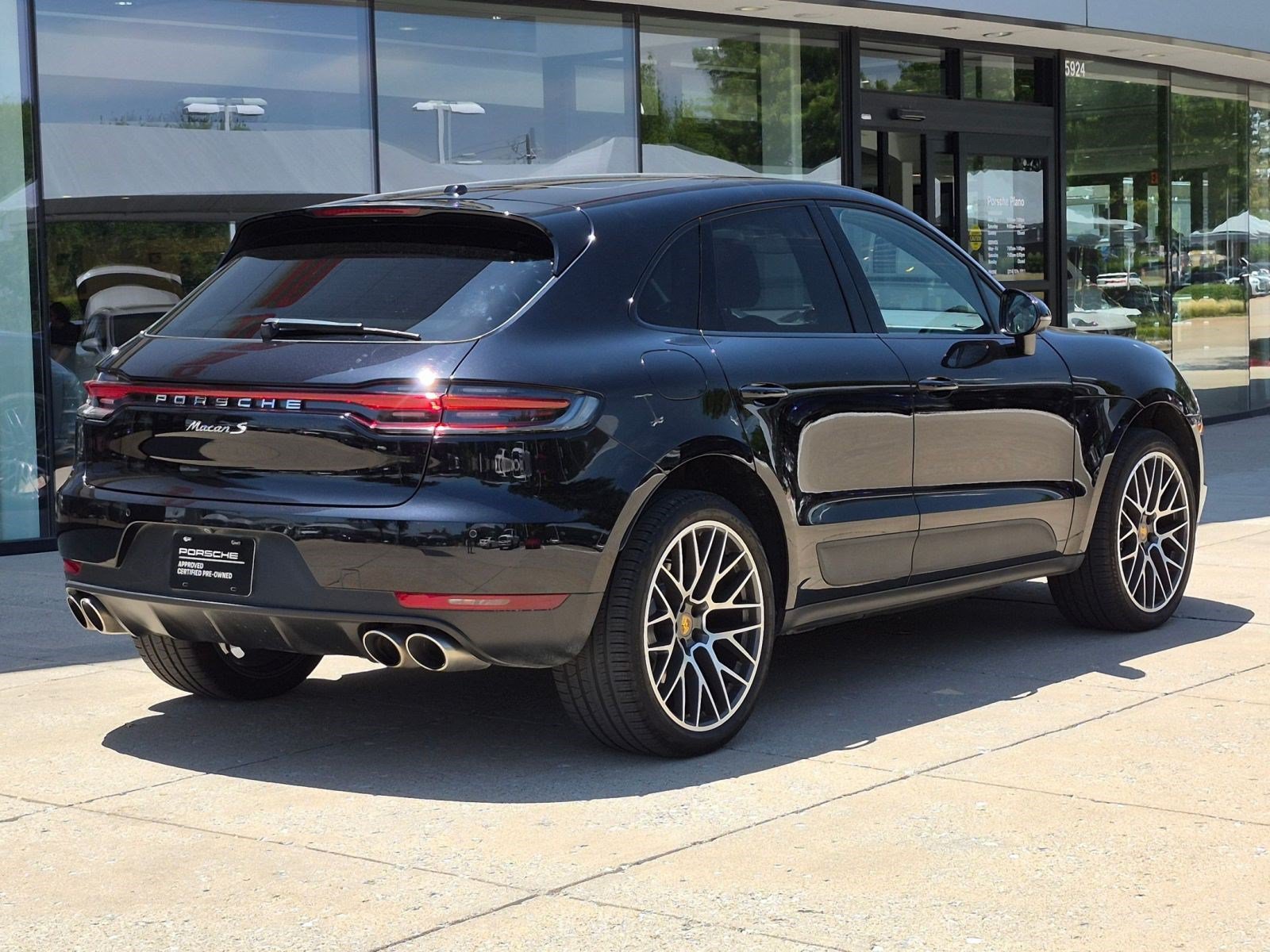 Certified 2021 Porsche Macan S AWD/4WD image 7