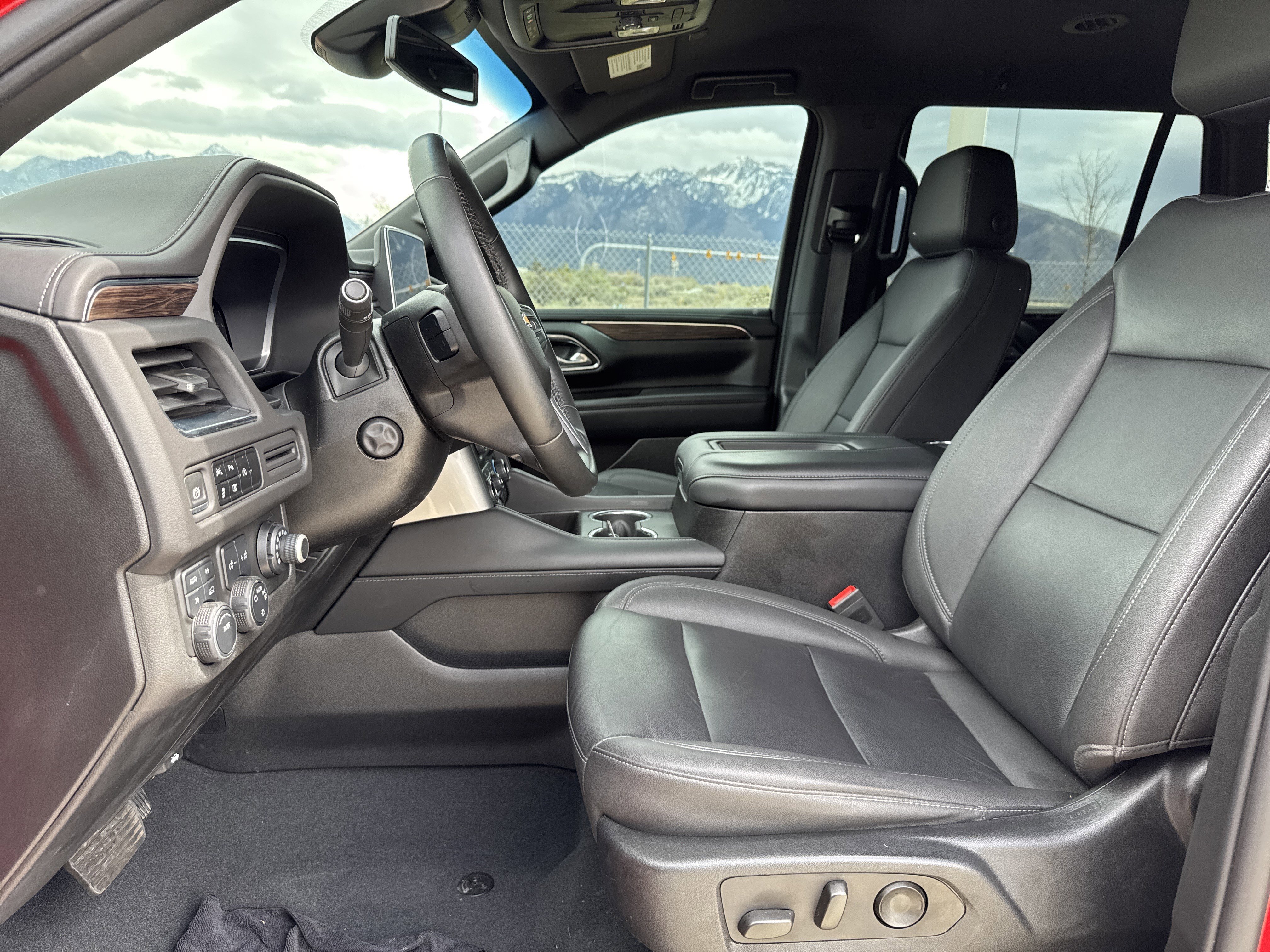 Used 2023 Chevrolet Tahoe LT w/ Luxury Package AWD/4WD image 19