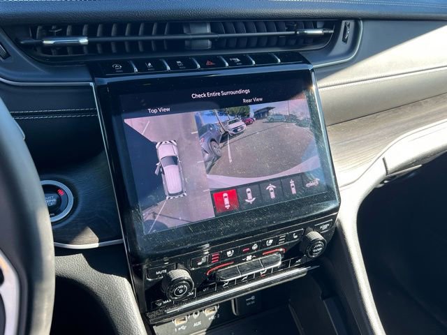 Used 2024 Jeep Grand Cherokee L Limited w/ Luxury Tech Group II image 23