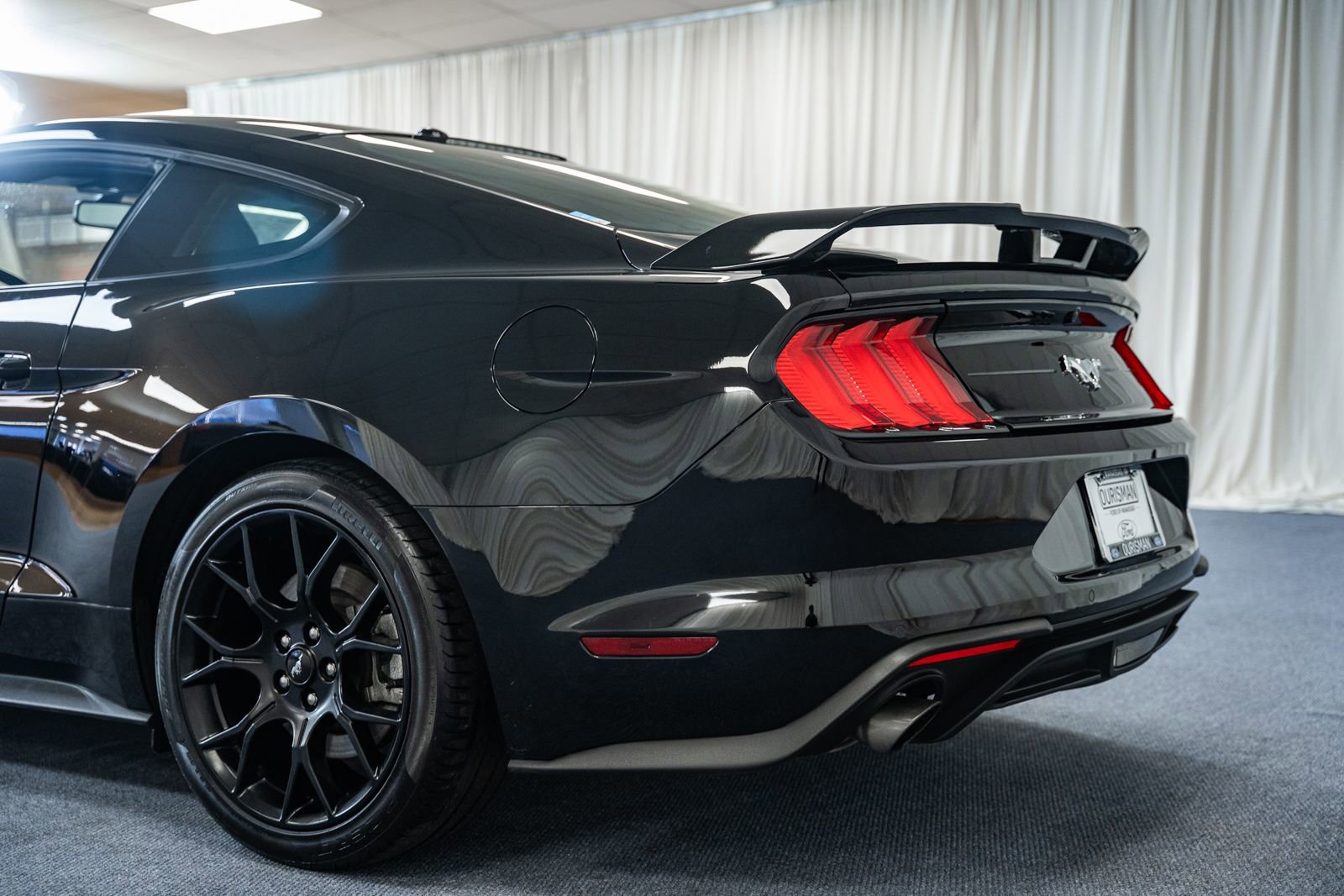 Used 2019 Ford Mustang Premium w/ Ecoboost Performance Package image 6