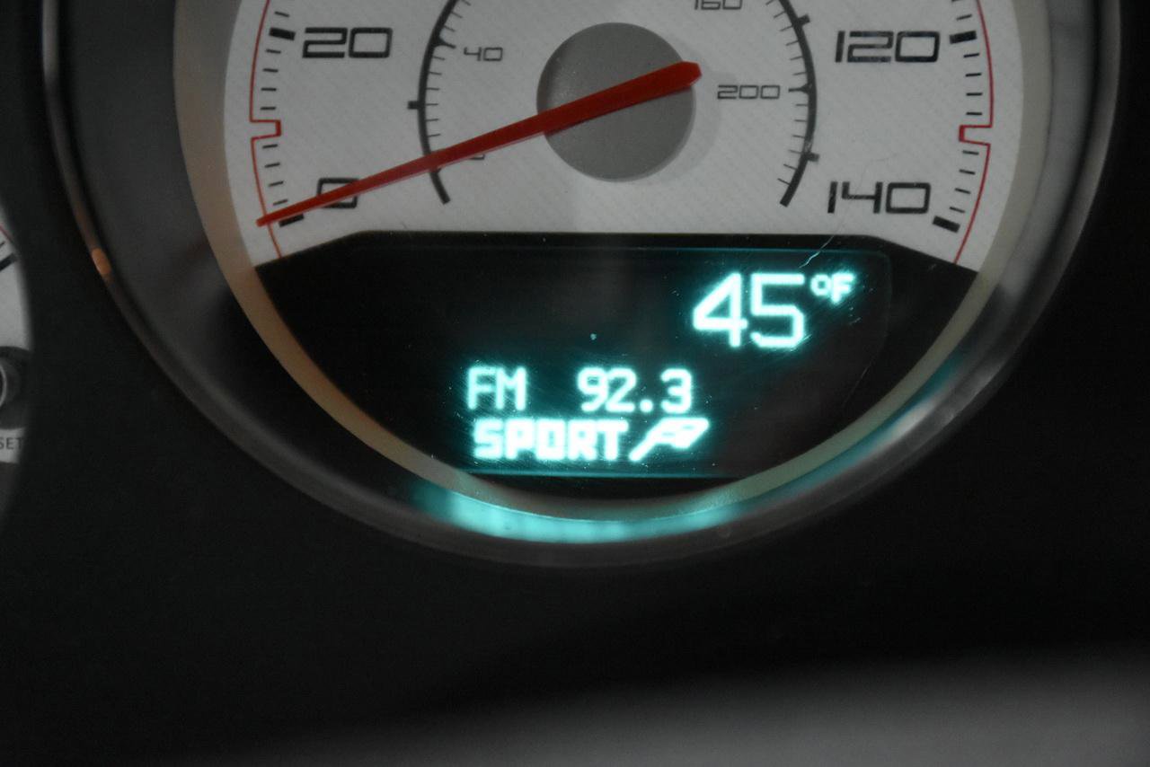 Used 2013 Dodge Challenger SXT image 39