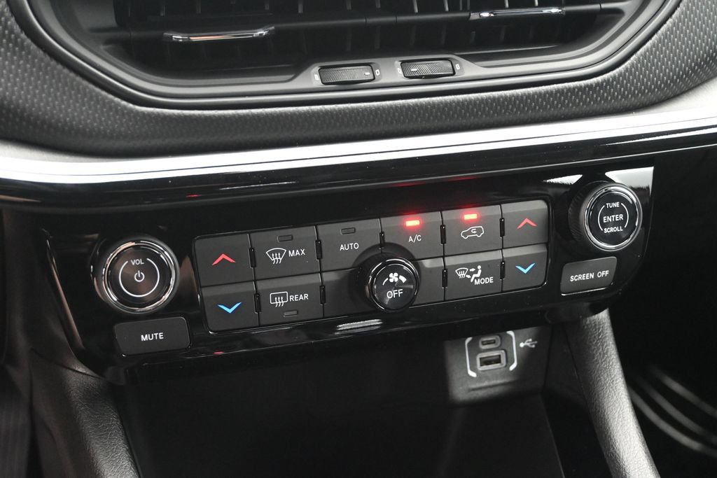 New 2026 Jeep Compass Trailhawk AWD/4WD image 18