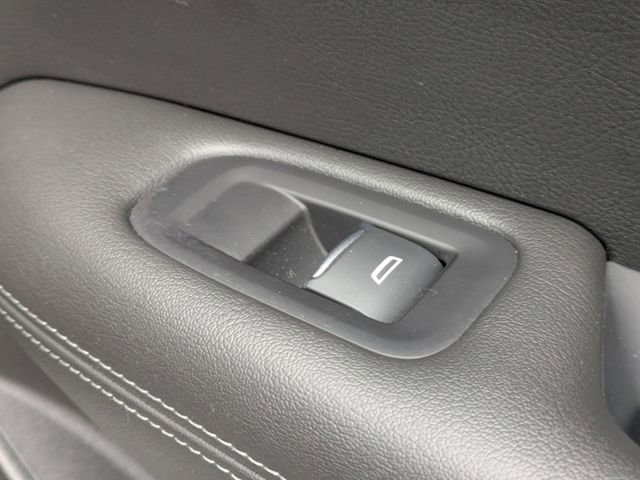 Used 2025 Cadillac XT6 Premium Luxury image 35