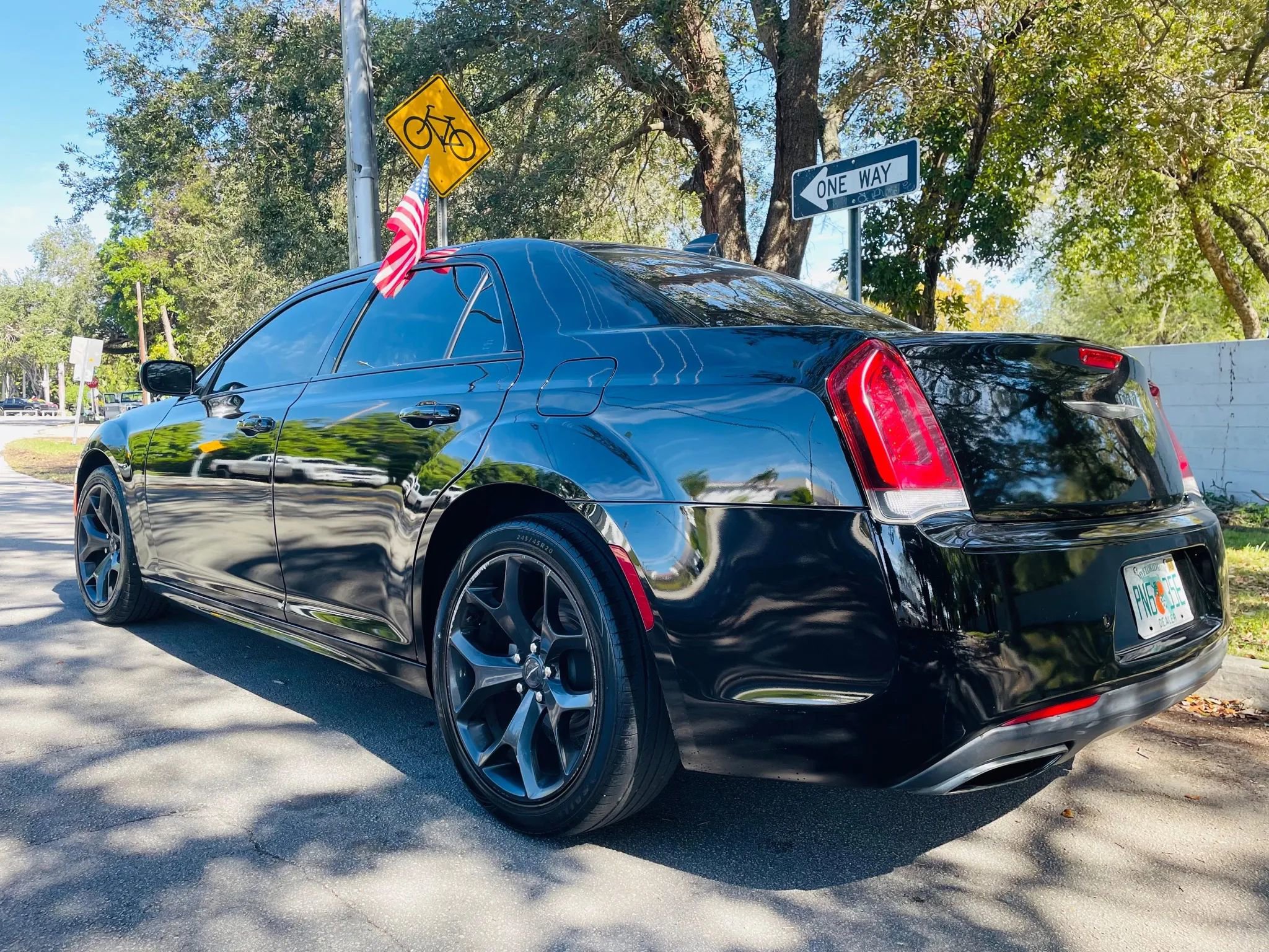 Used 2023 Chrysler 300 Touring L w/ Popular Equipment Group image 3