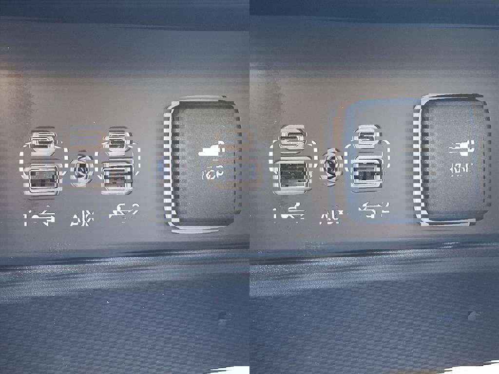 New 2025 Jeep Grand Cherokee L Altitude image 15