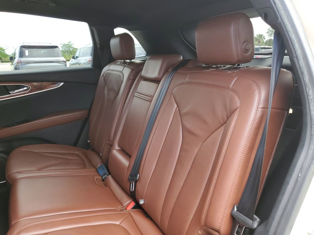 Used 2018 Lincoln MKX Reserve w/ Driver Assistance Package image 12