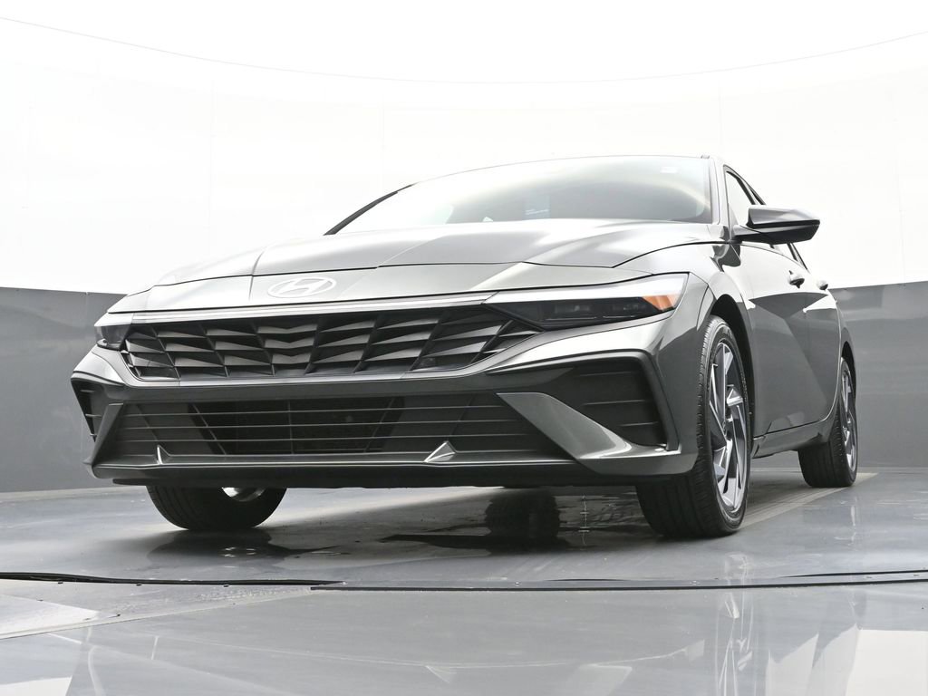 Used 2025 Hyundai Elantra Sport image 52