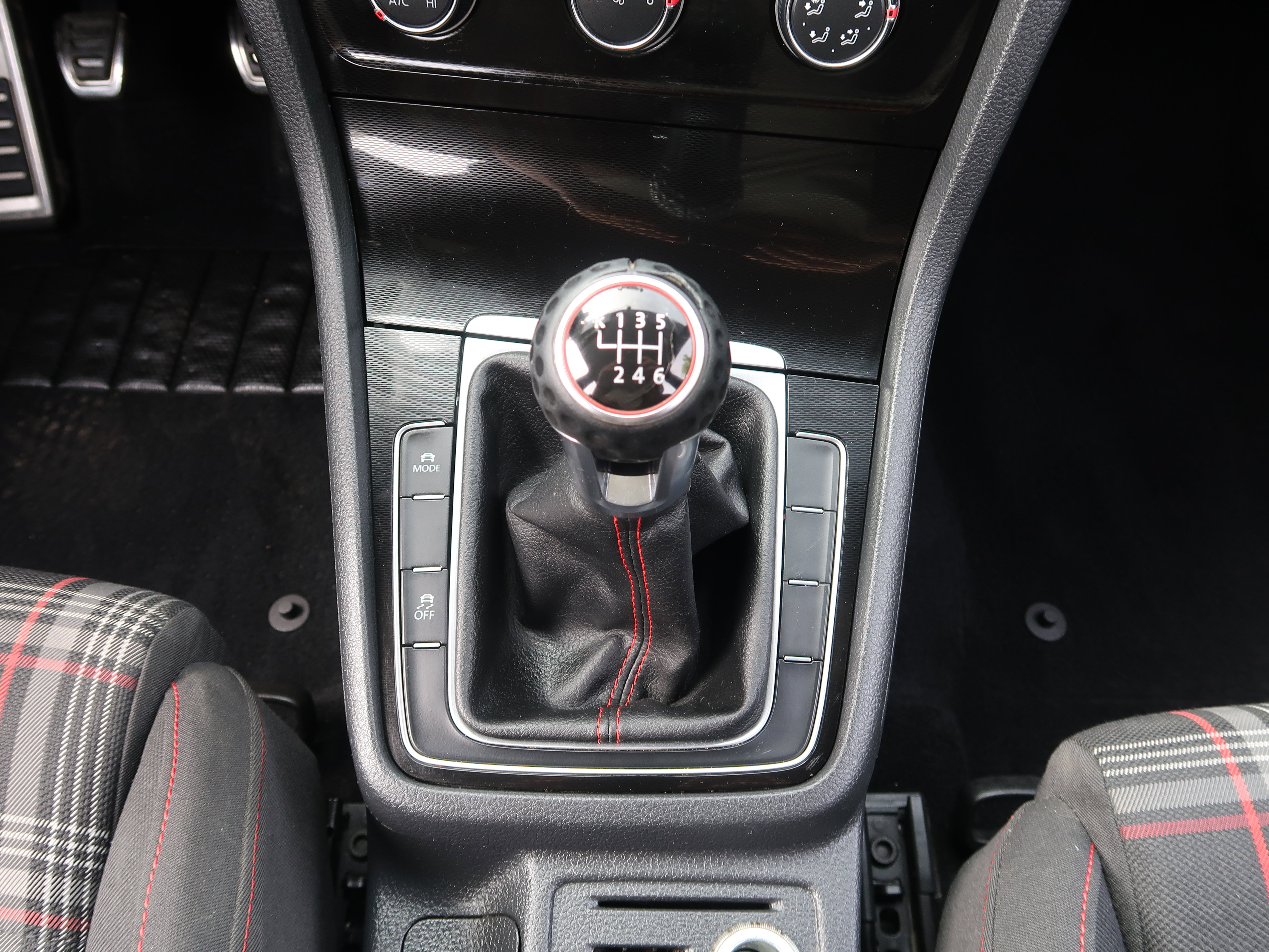 Used 2015 Volkswagen GTI S FWD image 17