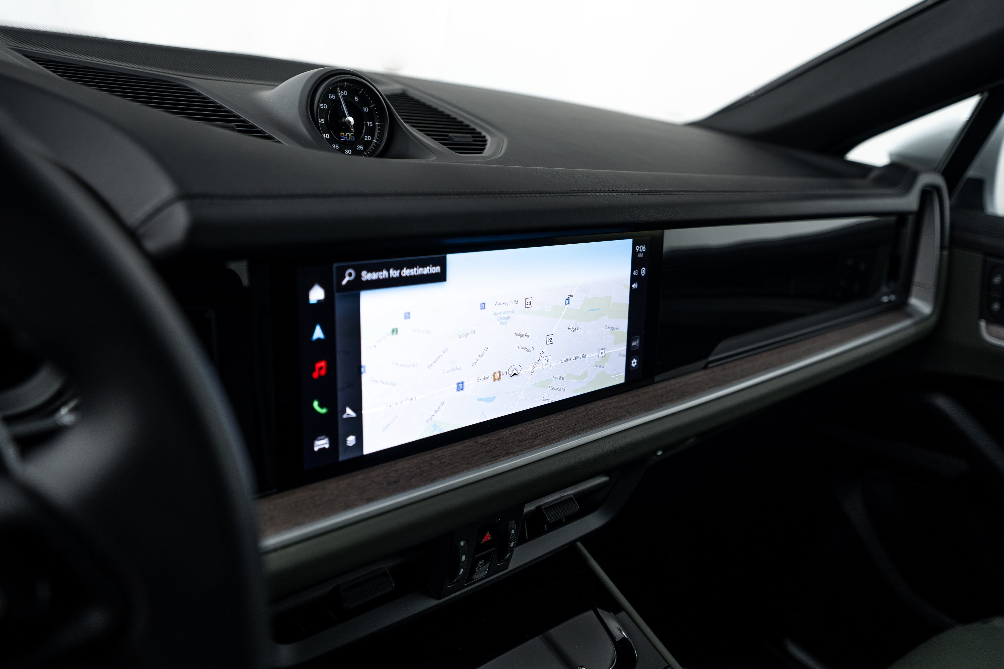 Certified 2025 Porsche Cayenne E-Hybrid Coupe AWD/4WD image 20
