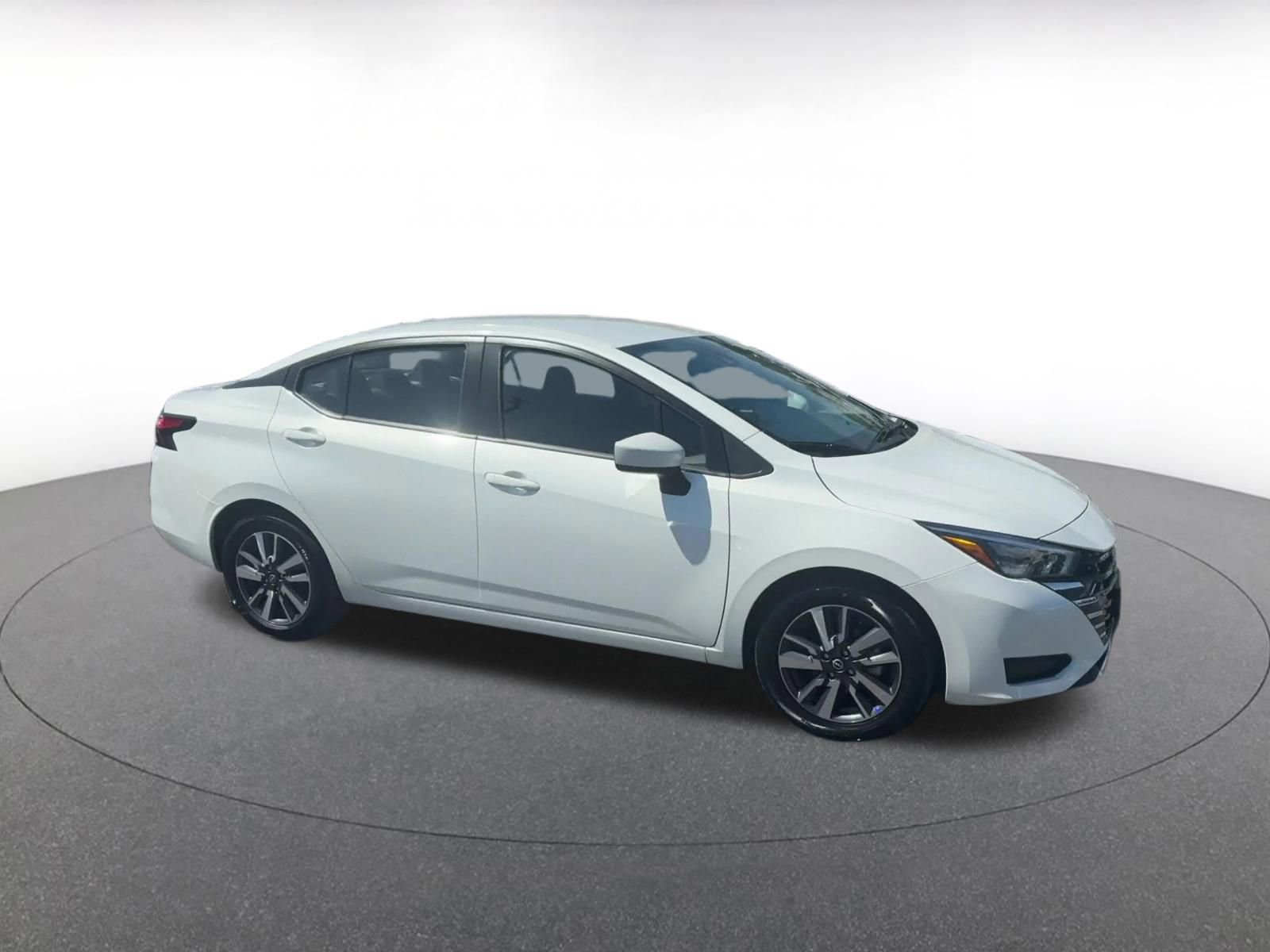 Used 2025 Nissan Versa SV video 2