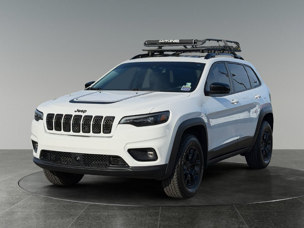 Used 2022 Jeep Cherokee Latitude w/ Sun & Sound Group AWD/4WD image 3