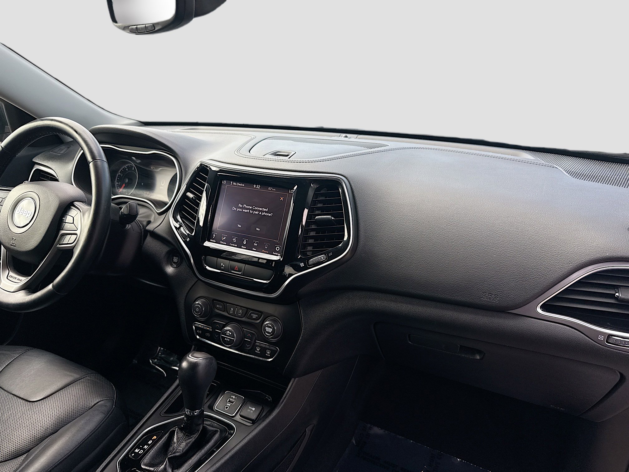 Used 2019 Jeep Cherokee Limited FWD image 32