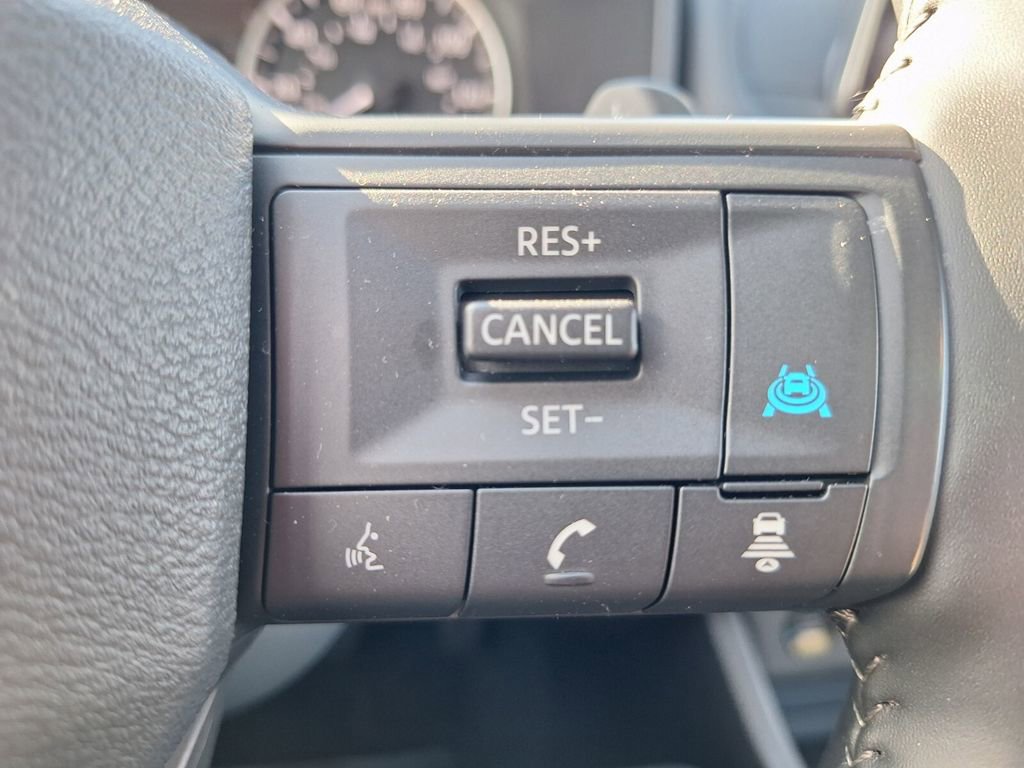 Certified 2025 Nissan Rogue SV image 12