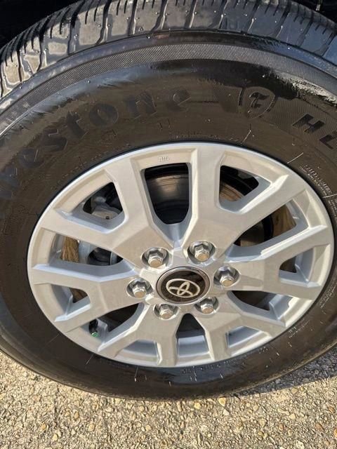 Used 2024 Toyota Tacoma SR5 image 32